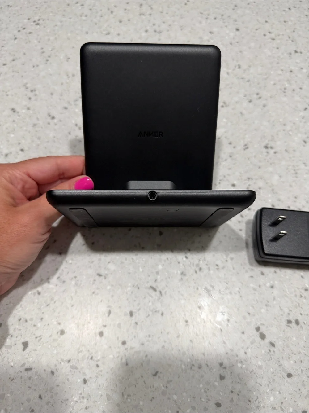 Anker Wireless Charging Stand in Charcoal Gray Fabric